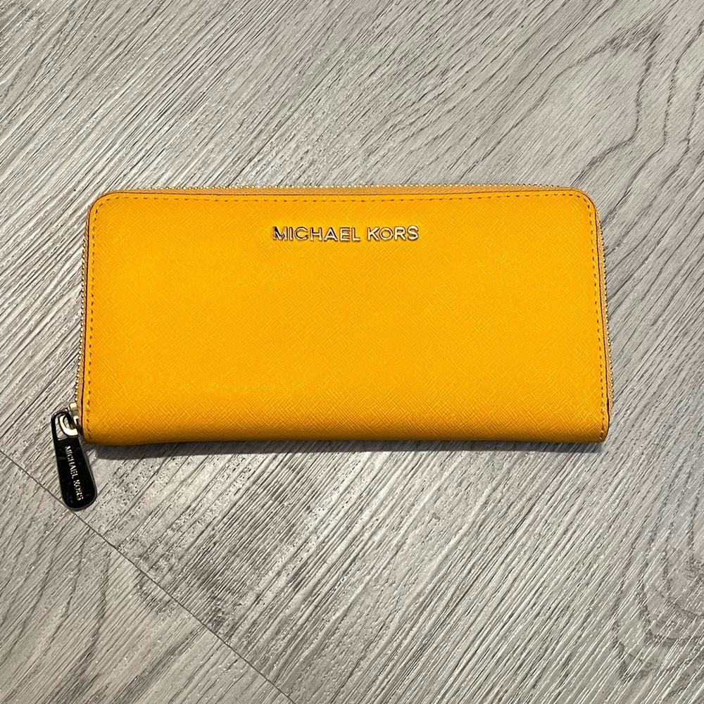 michael kors wallet